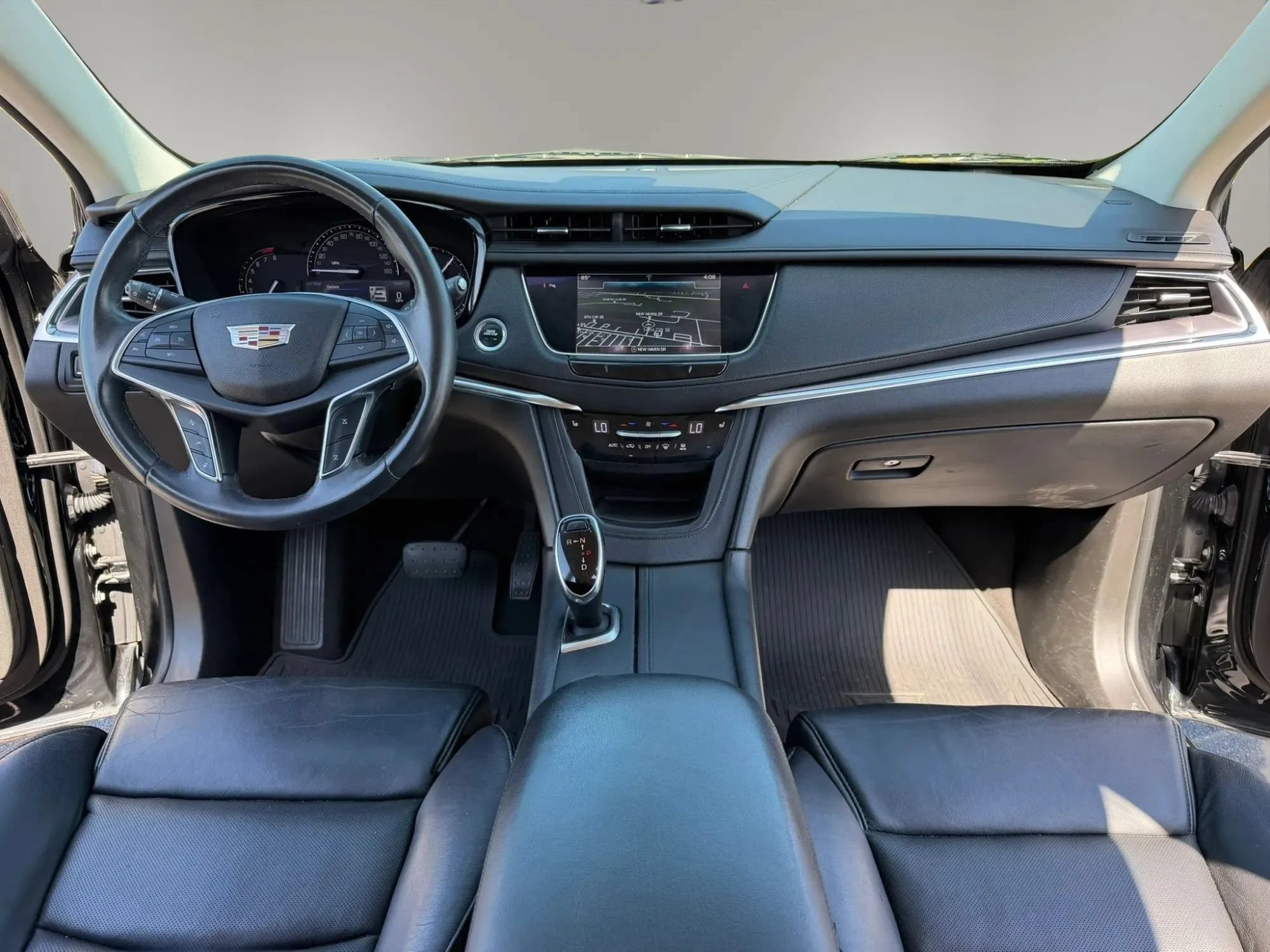 Used 2017 Cadillac XT5 Luxury w/ Driver Awareness Package AWD/4WD image 10