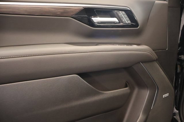 New 2026 Chevrolet Suburban Premier w/ Sun And Tow Package AWD/4WD image 10