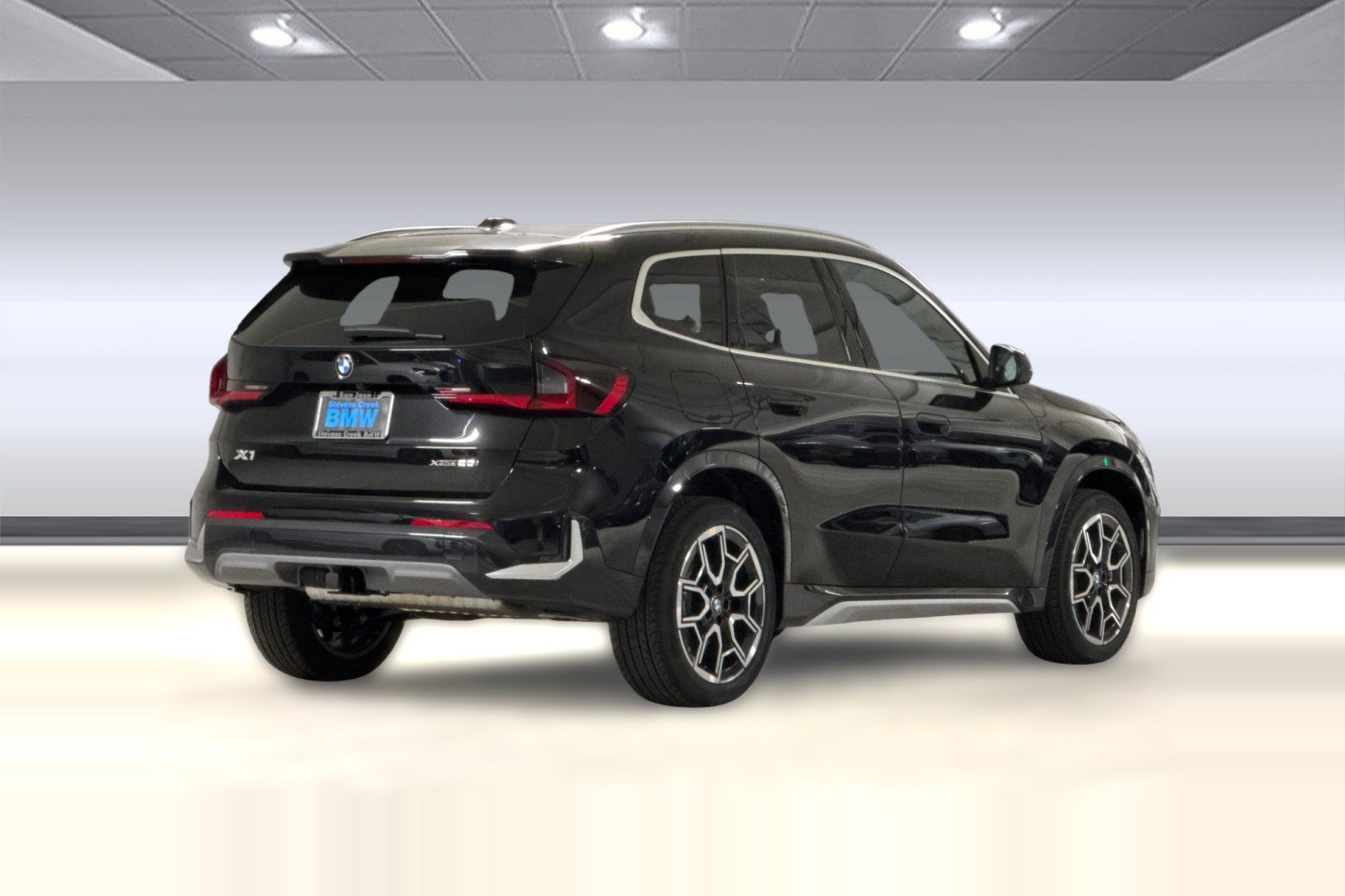 New 2026 BMW X1 xDrive28i w/ Technology Package AWD/4WD image 9
