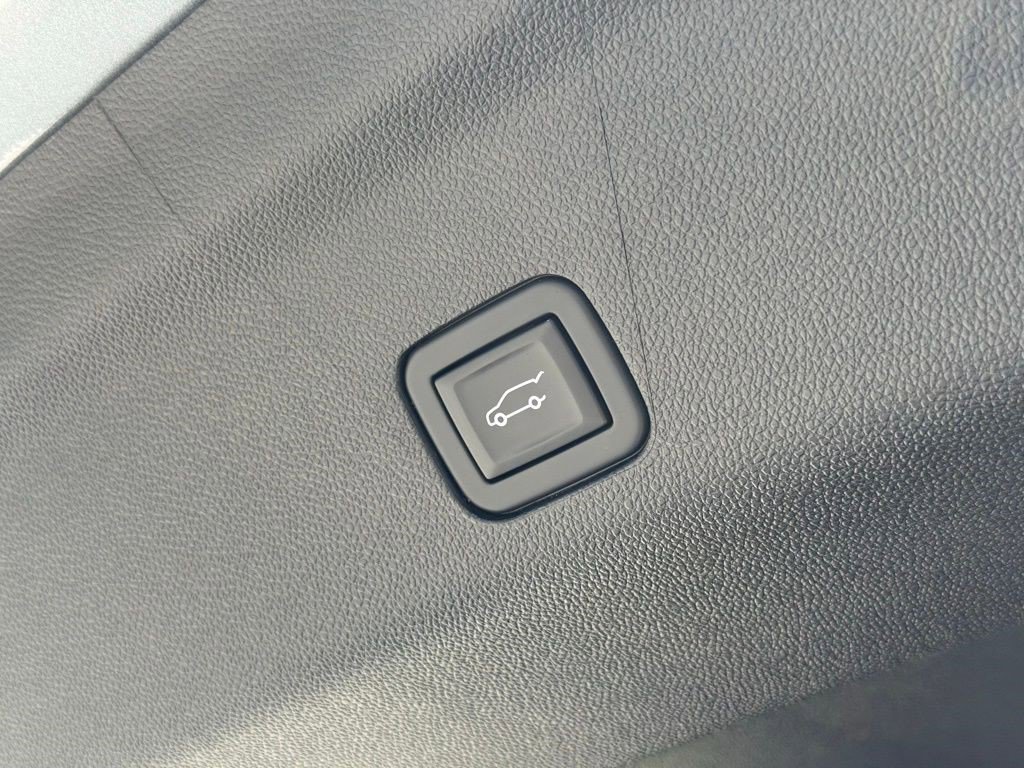 Certified 2024 Cadillac Escalade V w/ LPO, ONYX Package image 25