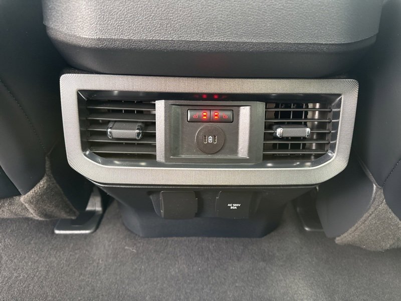 Used 2023 Ford F350 Platinum image 21