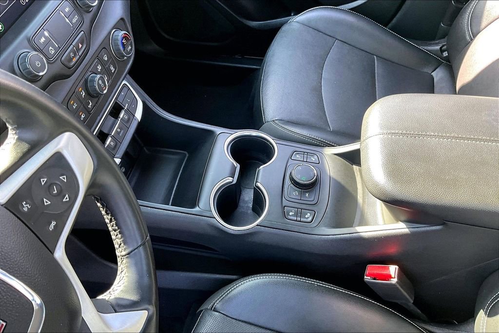 Used 2023 GMC Terrain SLT image 17