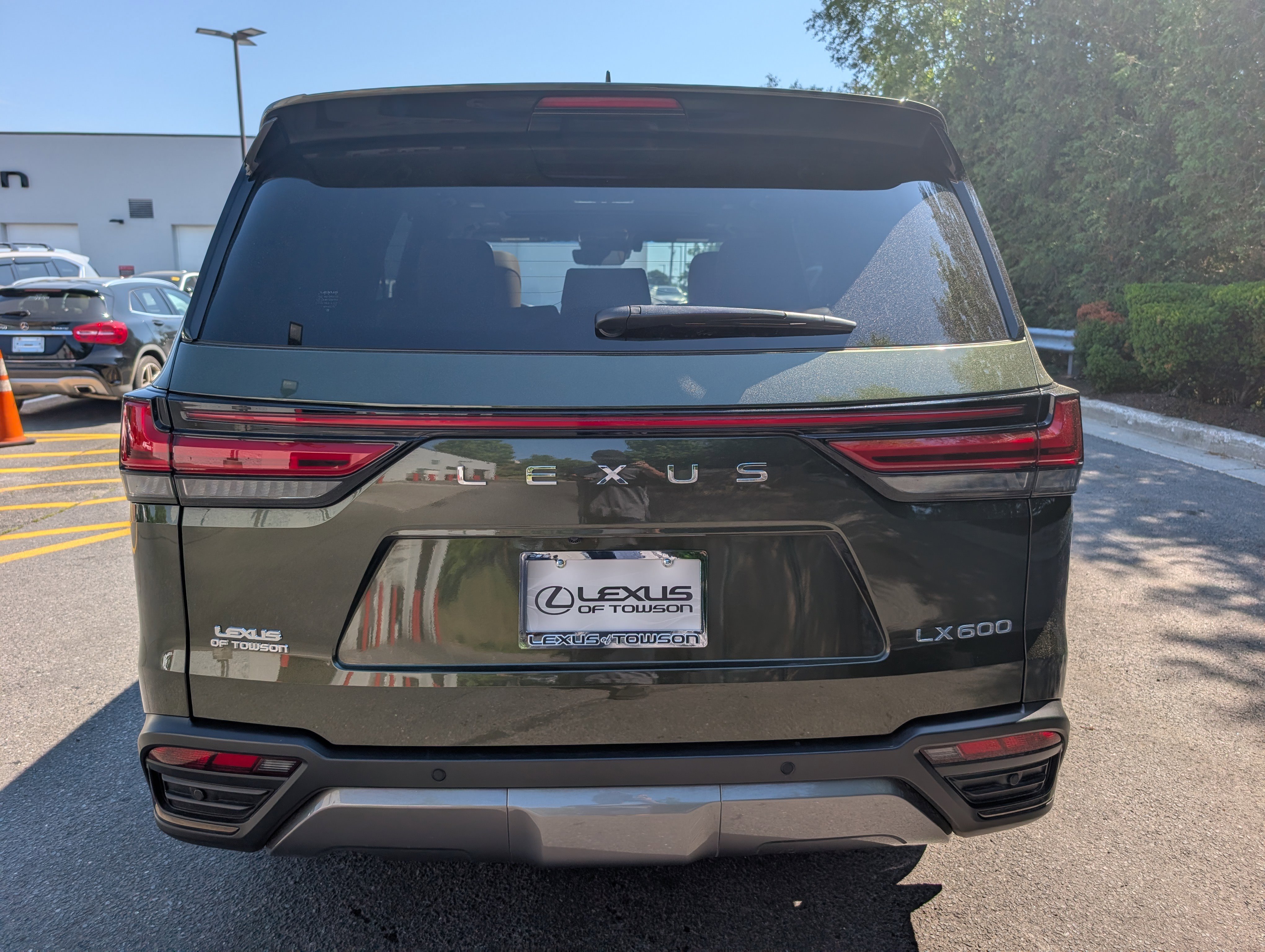 Used 2024 Lexus LX 600 4WD w/ Appearance Package image 4