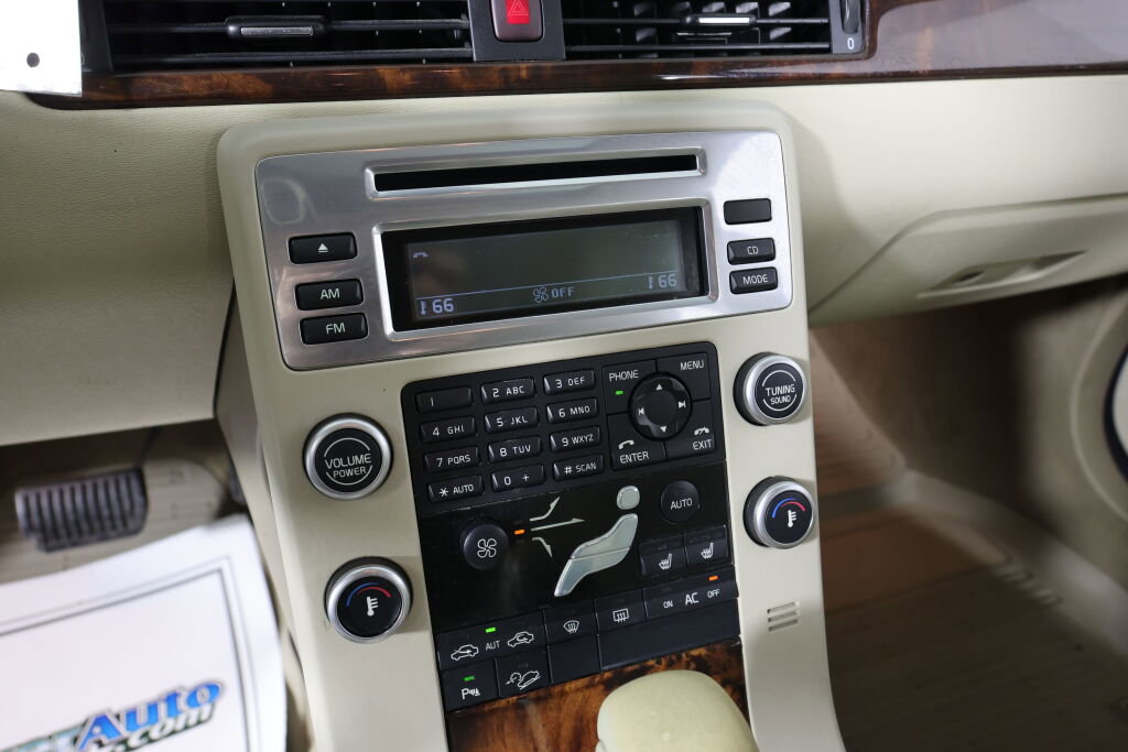 Used 2009 Volvo XC70 3.2 image 35