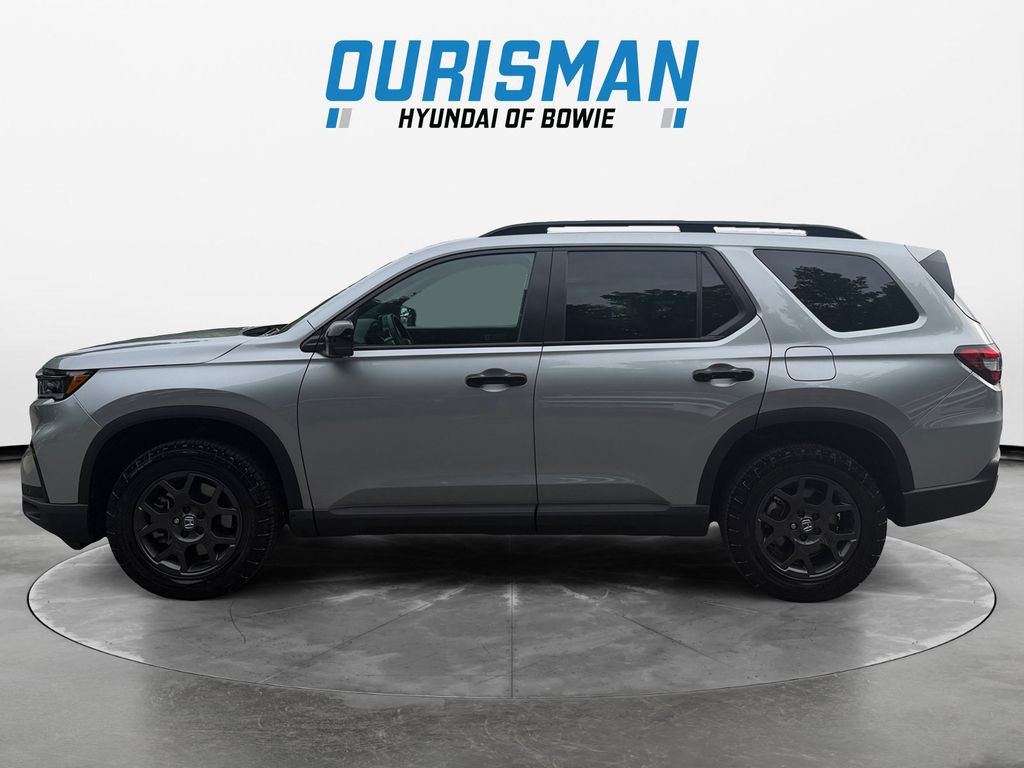 Used 2025 Honda Pilot TrailSport image 3