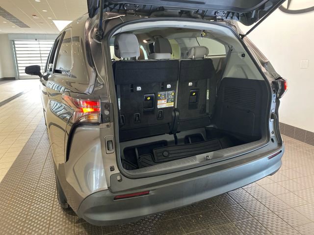 Used 2023 Toyota Sienna LE image 25