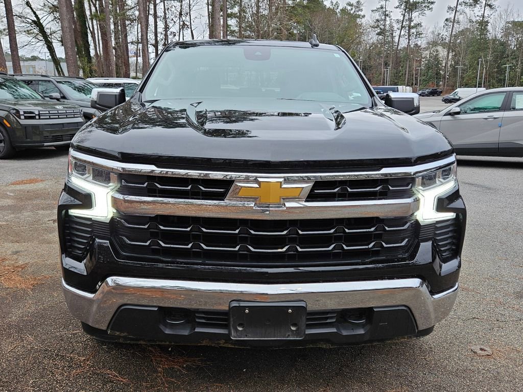 Used 2025 Chevrolet Silverado 1500 LT image 2