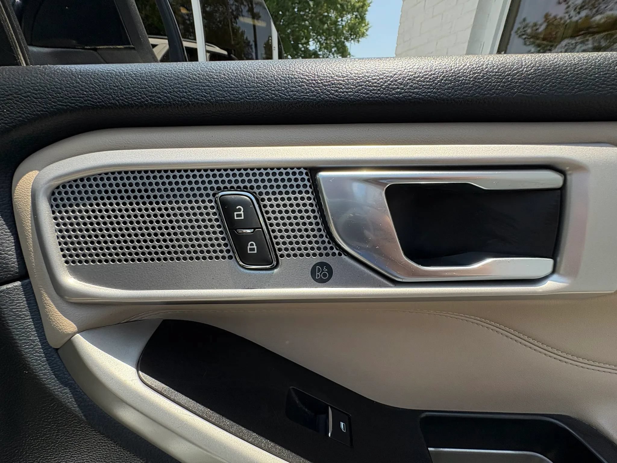 Used 2021 Ford Explorer Limited w/ Equipment Group 301A RWD image 14