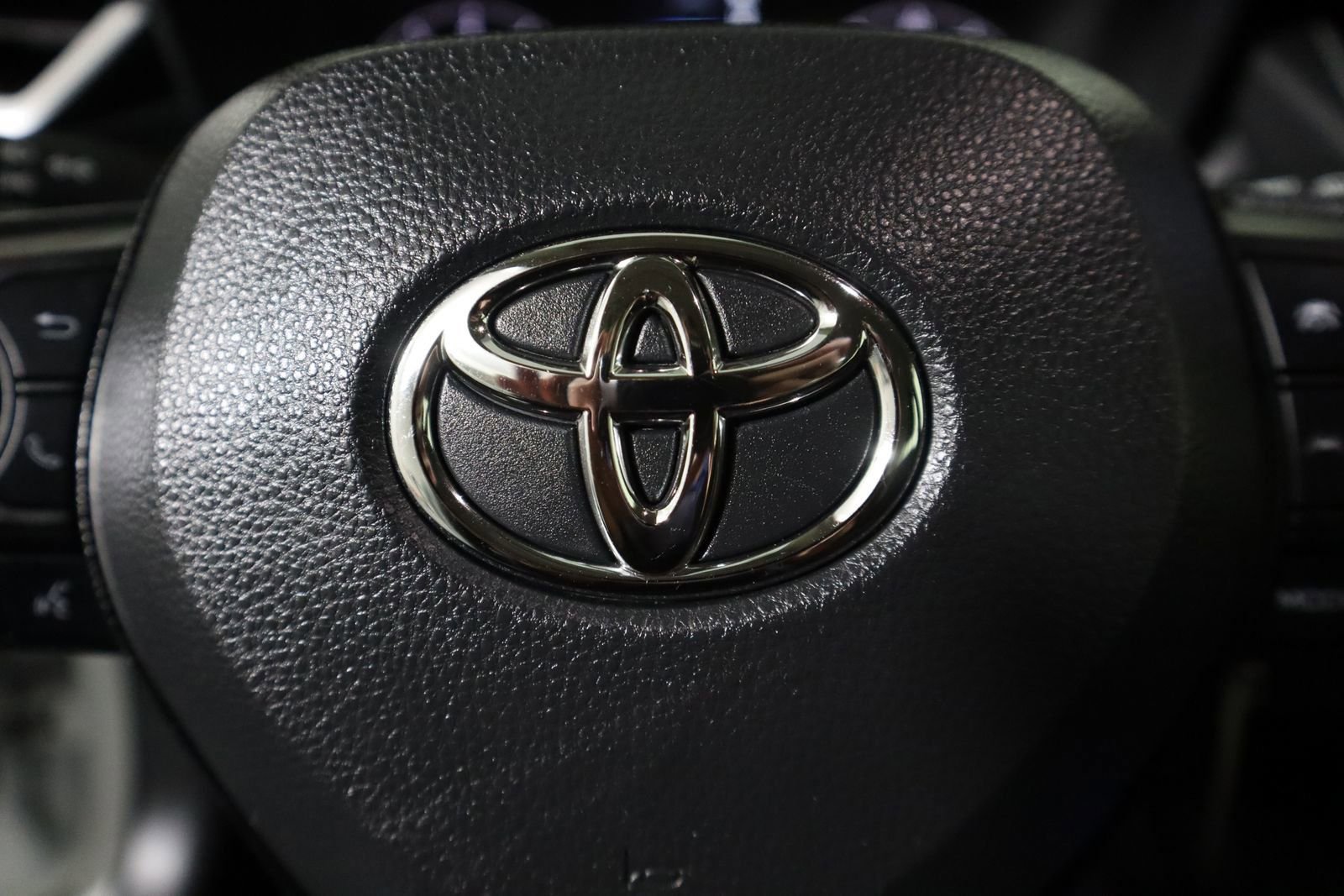 Used 2023 Toyota Corolla LE image 42