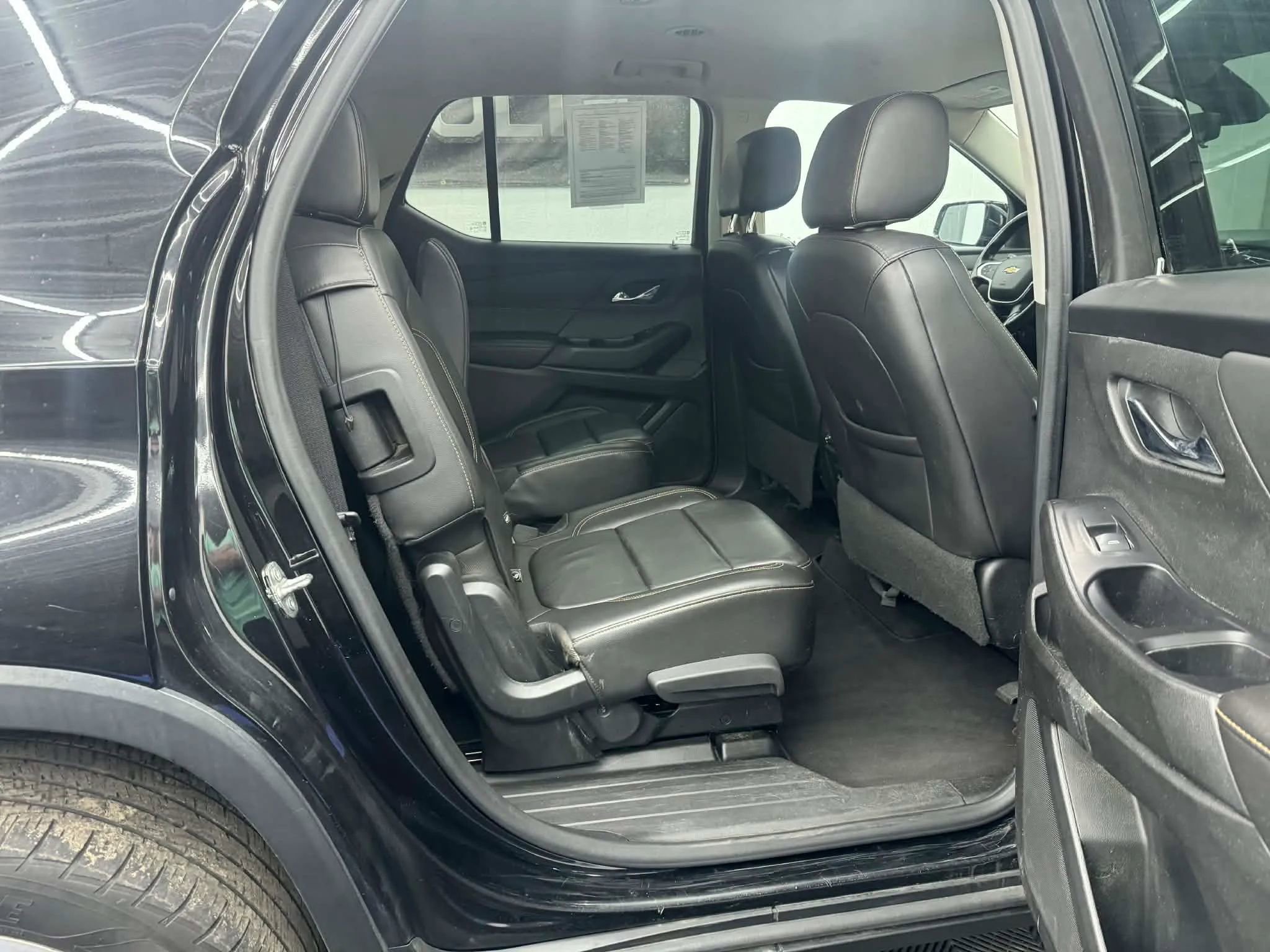 Used 2020 Chevrolet Traverse LT w/ LT Premium Package AWD/4WD image 7