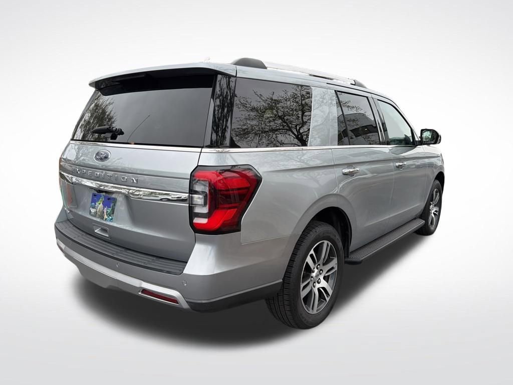Used 2024 Ford Expedition Limited image 5