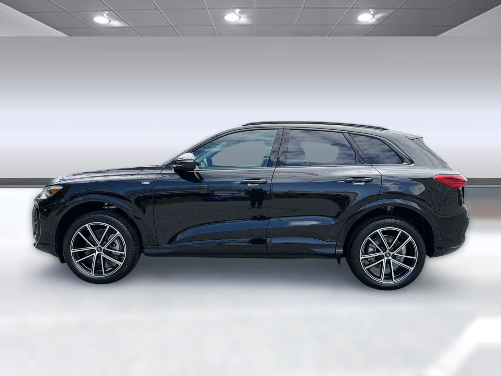New 2026 Audi Q5 Premium Plus AWD/4WD image 2