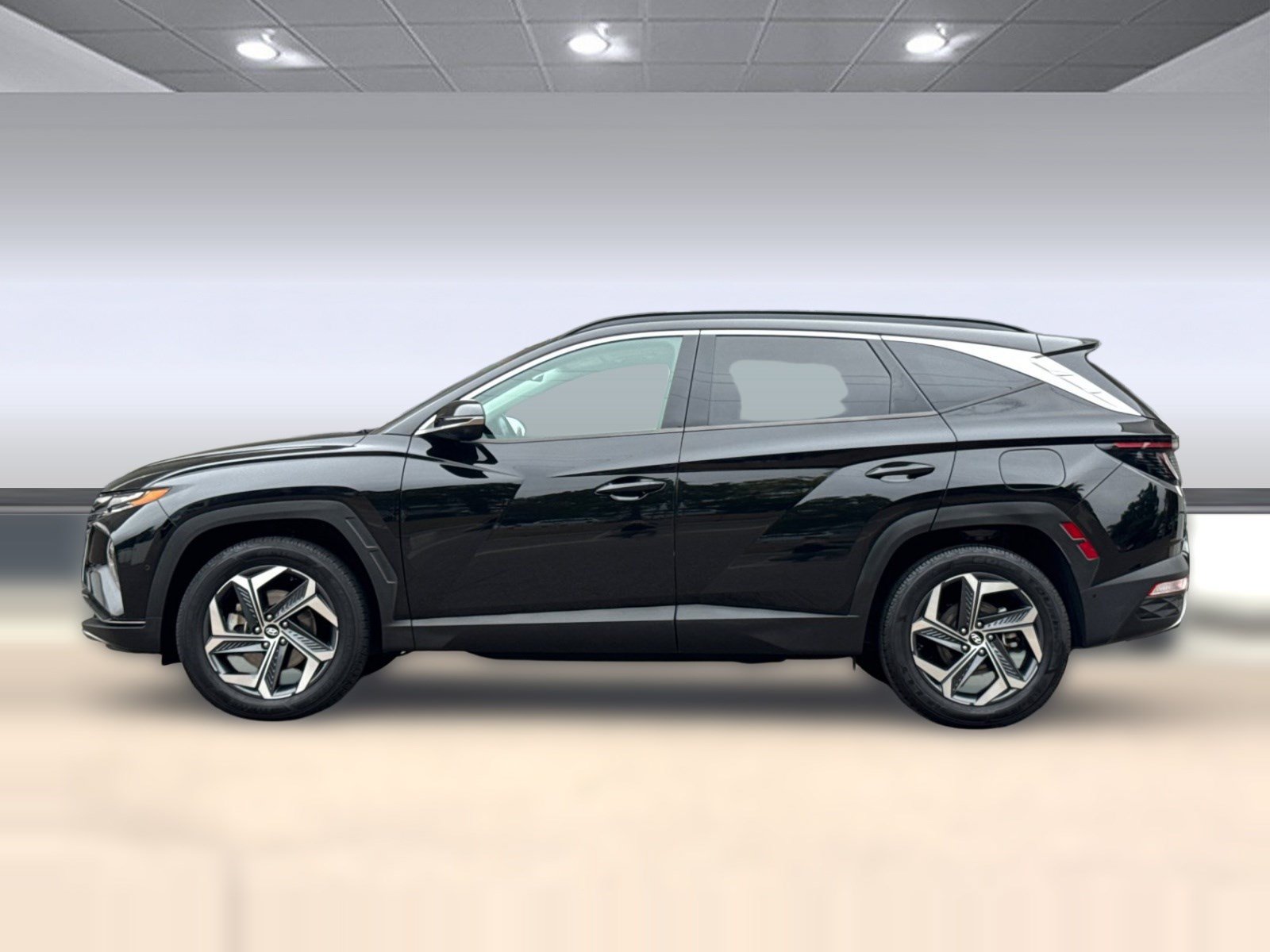 Used 2022 Hyundai Tucson Limited w/ Cargo Package AWD/4WD image 2