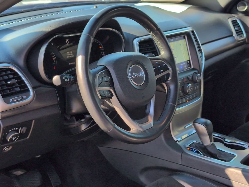Used 2018 Jeep Grand Cherokee Altitude image 23