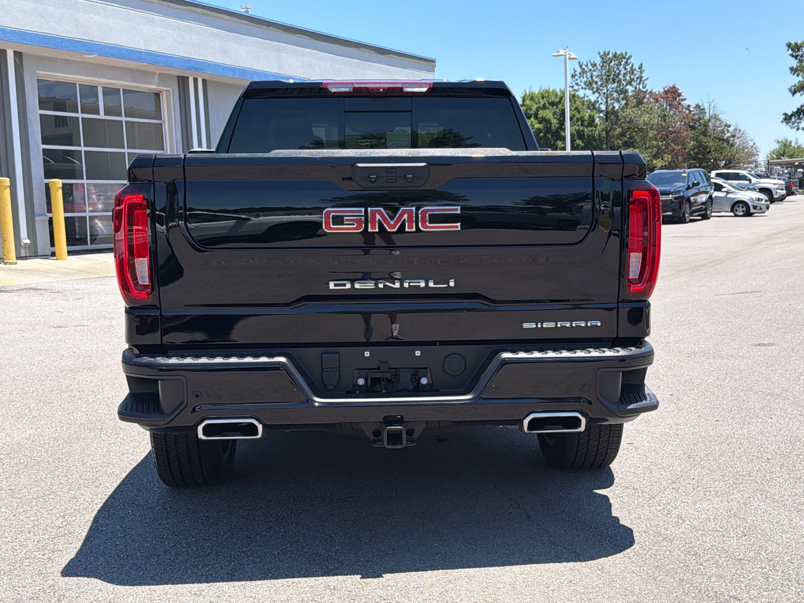 Used 2024 GMC Sierra 1500 Denali w/ Denali Reserve Package AWD/4WD image 11