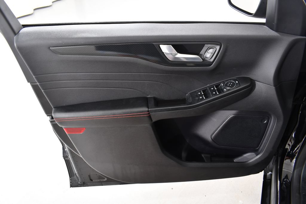 Used 2024 Ford Escape ST-Line w/ Tech Pack #1 AWD/4WD image 25