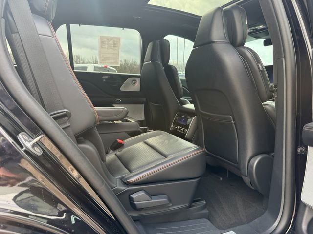 Used 2025 Lincoln Aviator Black Label w/ Jet Appearance Package image 10