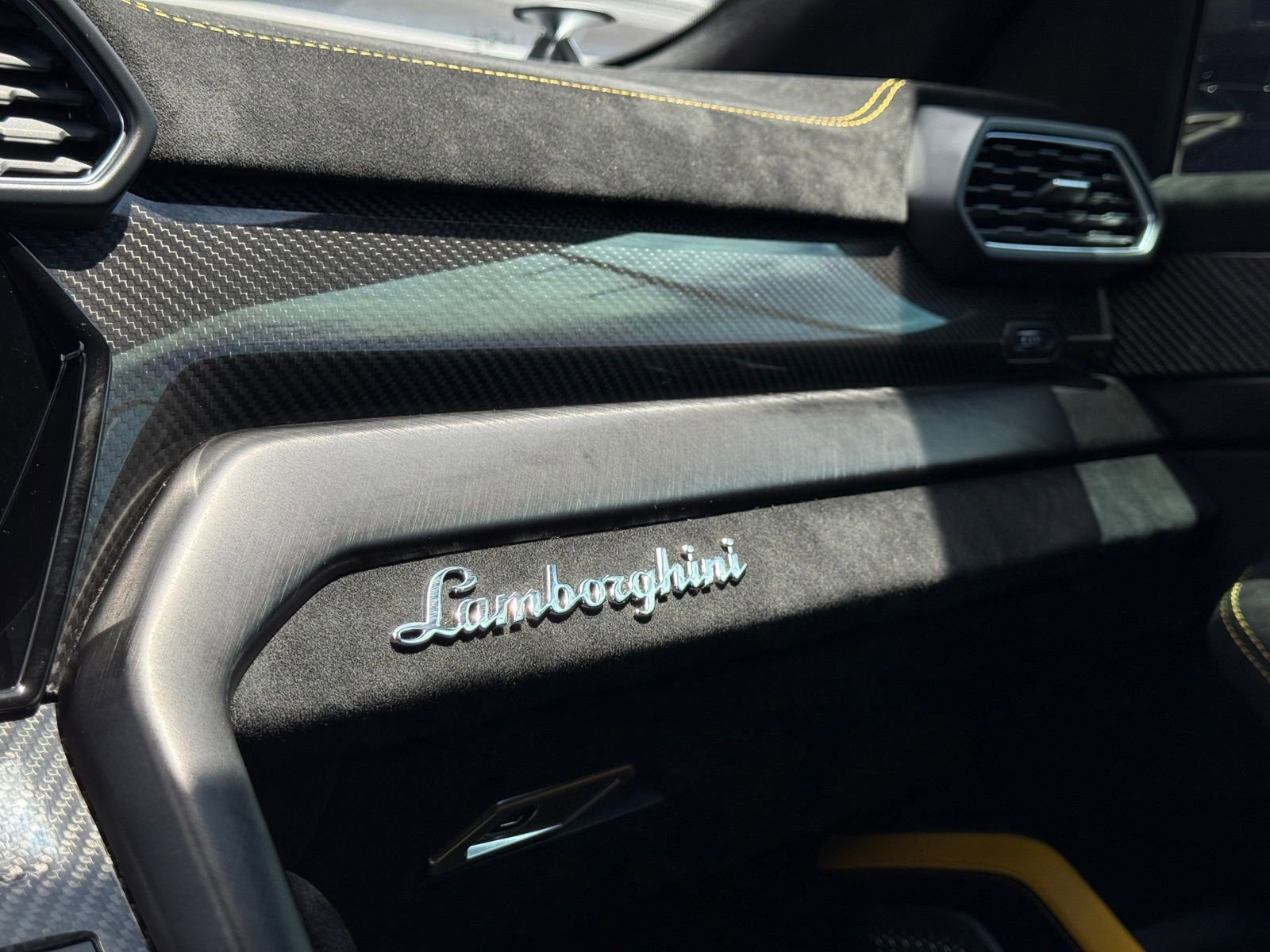 Used 2024 Lamborghini Urus Performante image 37