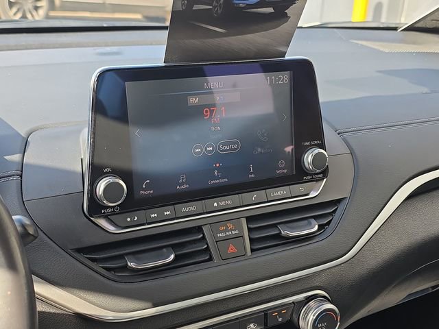 Certified 2022 Nissan Altima 2.5 SV w/ SV Premium Package image 16