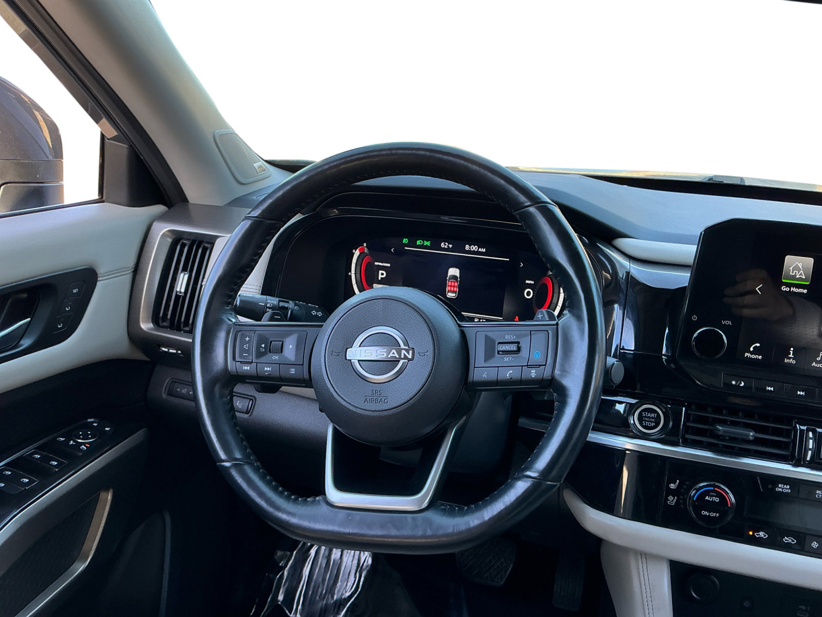 Used 2022 Nissan Pathfinder Platinum w/ Cargo Package image 11