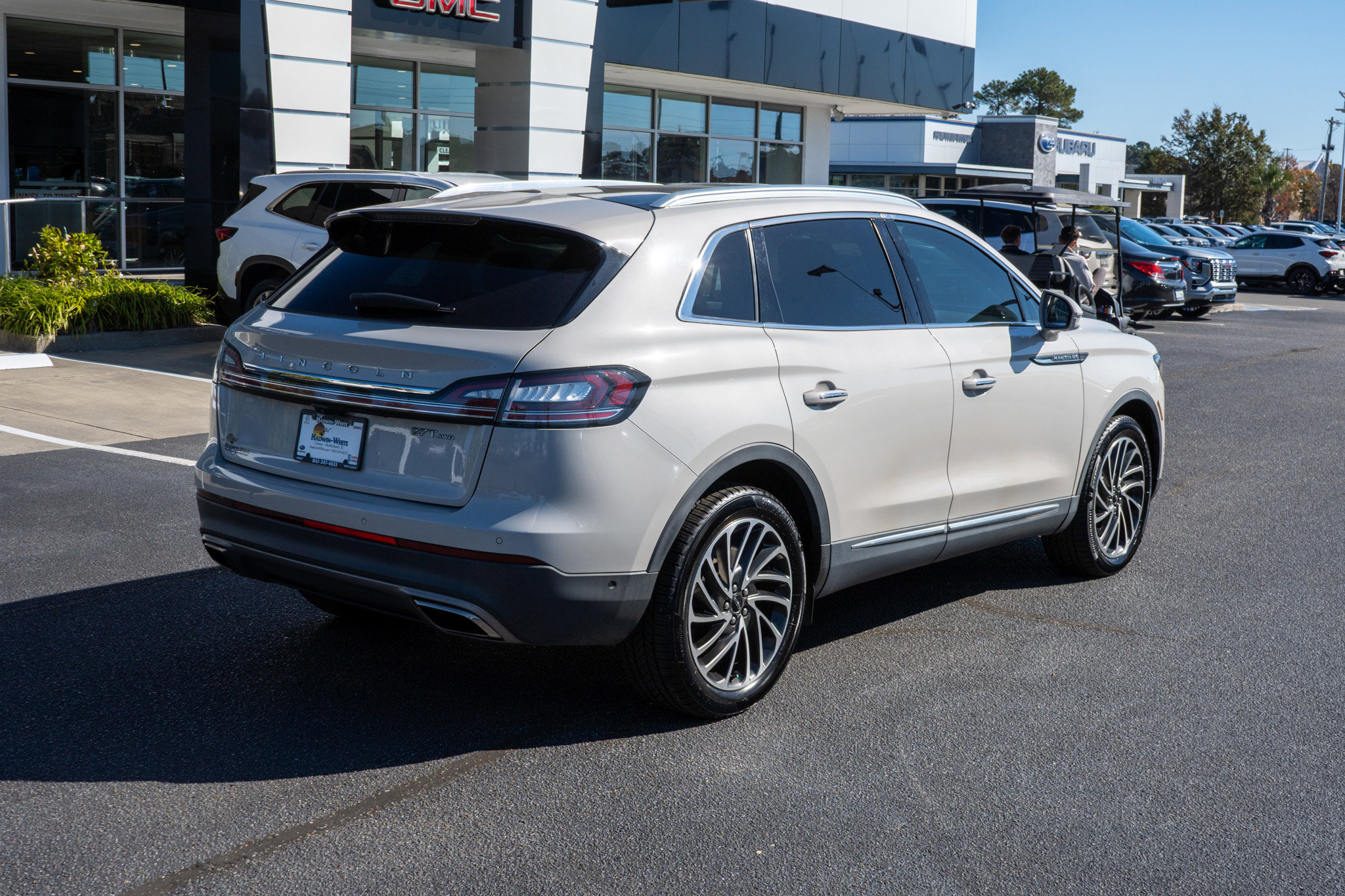 Used 2020 Lincoln Nautilus Reserve w/ Equipment Group 201A image 3