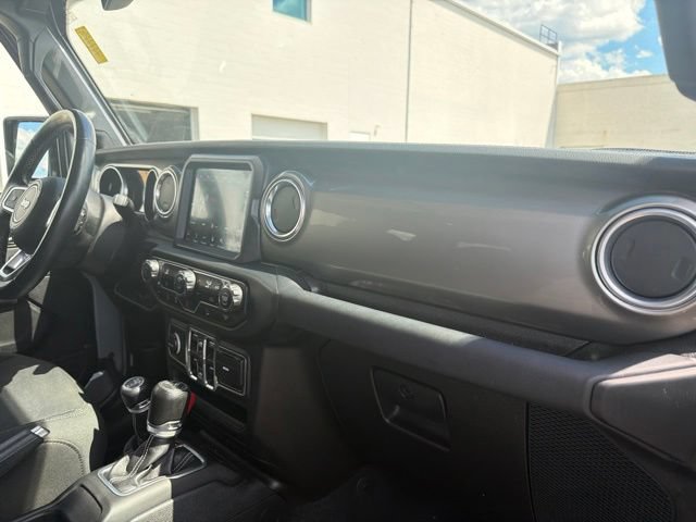 Used 2018 Jeep Wrangler Unlimited Sahara AWD/4WD image 26