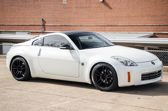 Used 2006 Nissan 350Z Coupe w/ (N93) Cargo Convenience Pkg image 32