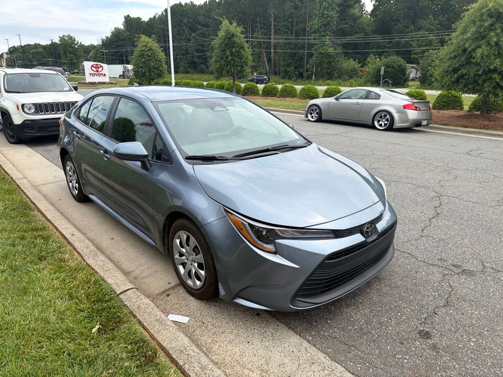 Used 2023 Toyota Corolla LE FWD image 4