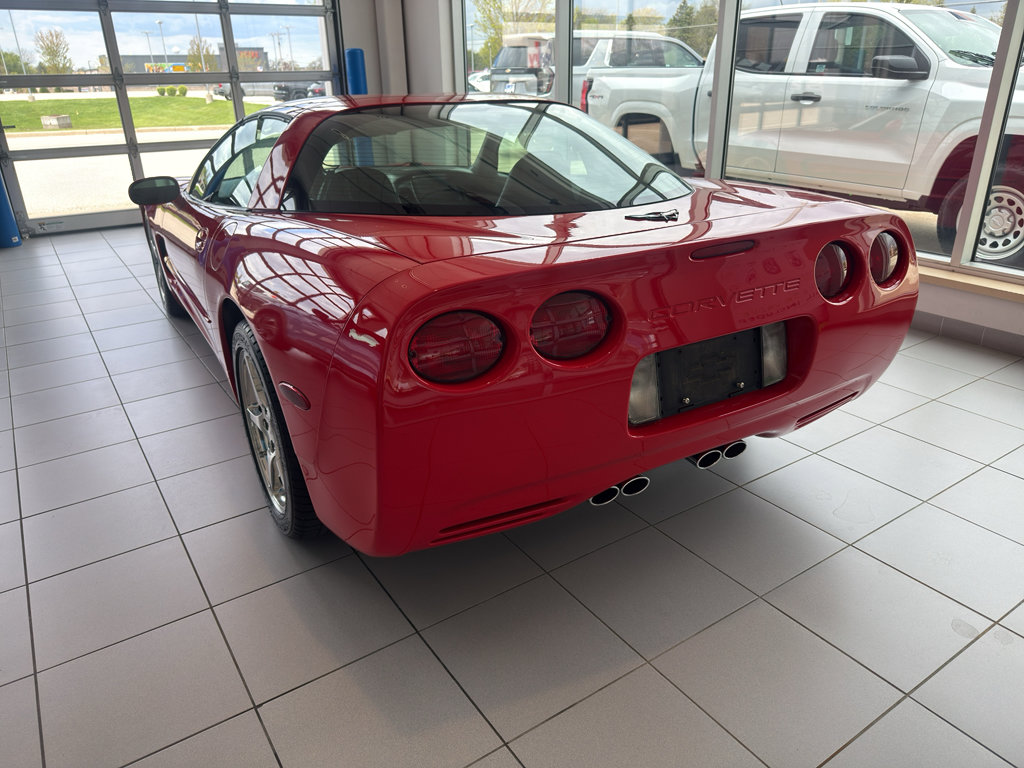 Used 2002 Chevrolet Corvette Coupe w/ Preferred Equipment Group2 RWD image 4