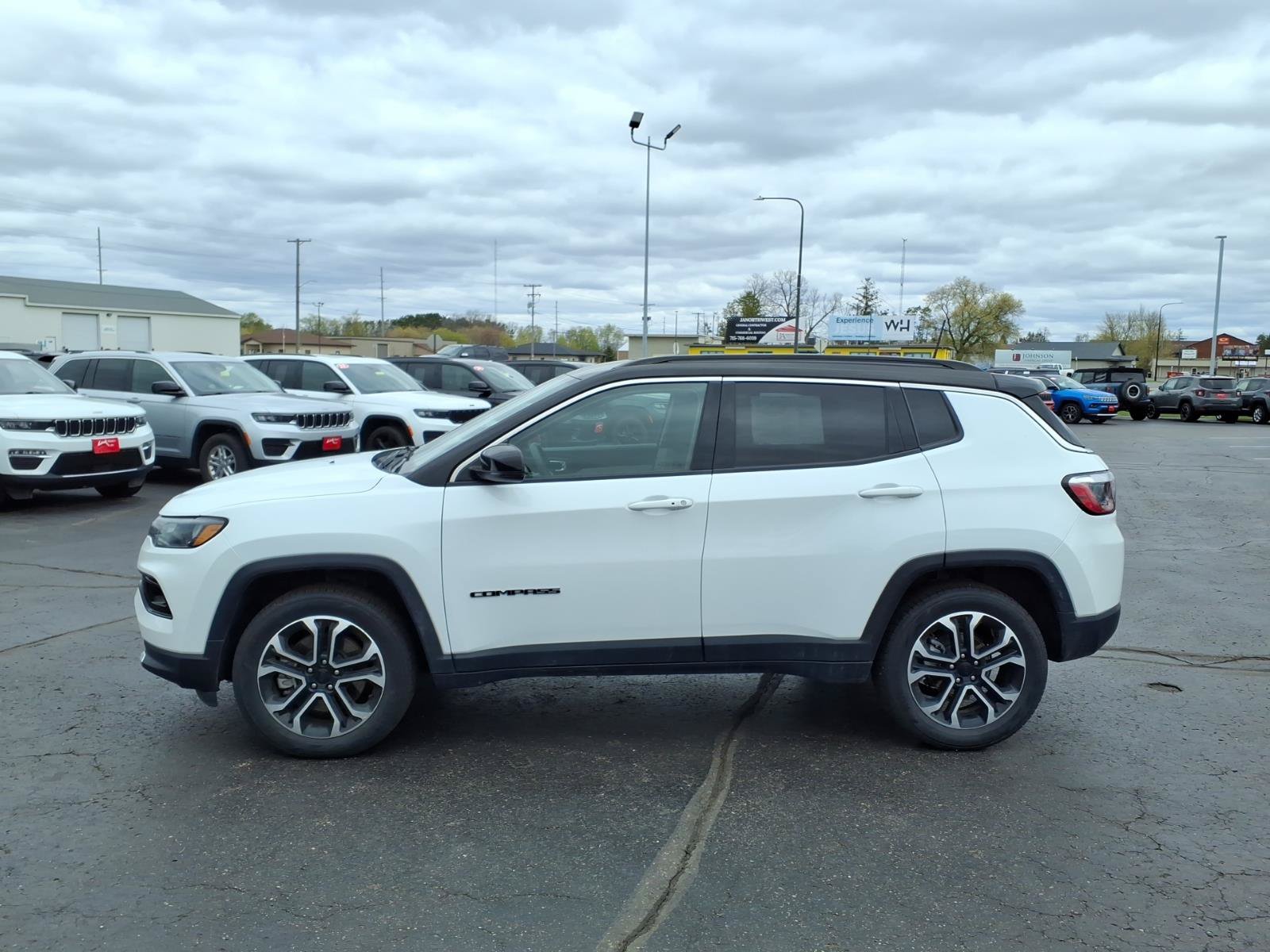 Used 2023 Jeep Compass Limited AWD/4WD image 7