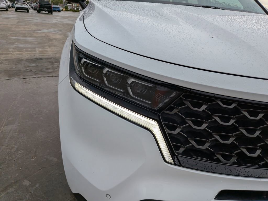 Certified 2022 Kia Sorento SX Prestige w/ Rust Color Package AWD/4WD image 10