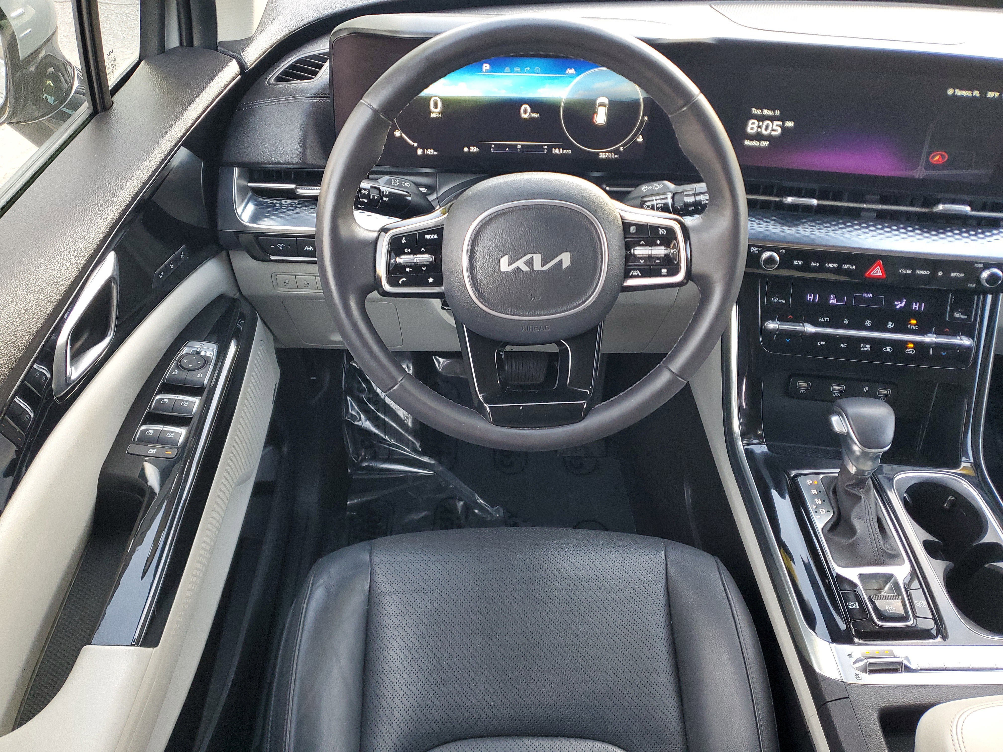 Certified 2023 Kia Carnival SX Prestige image 12