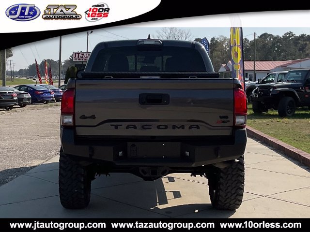Used 2018 Toyota Tacoma SR5 AWD/4WD image 6