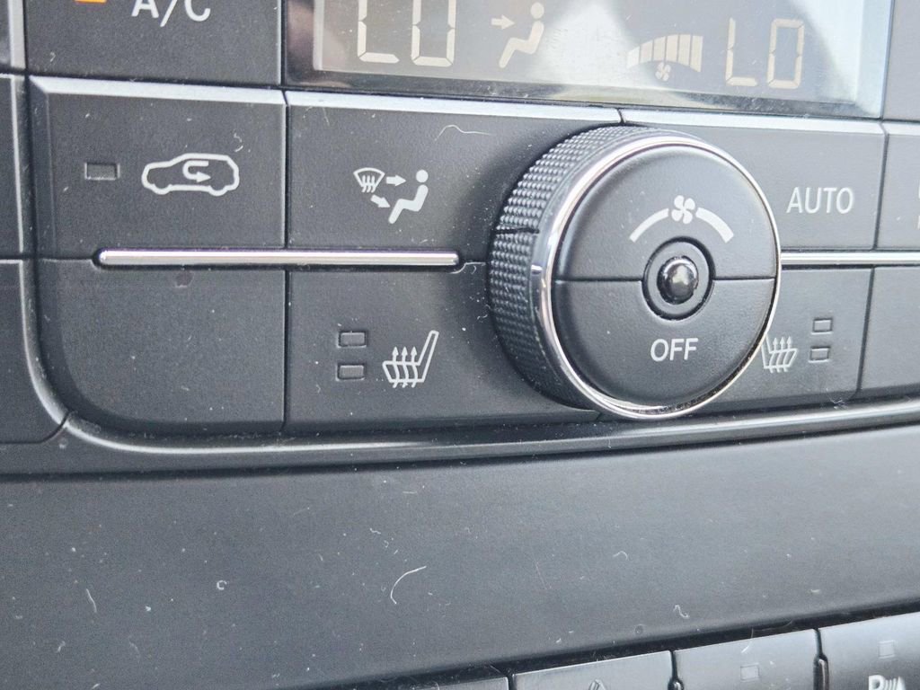 Used 2013 Jeep Grand Cherokee Laredo image 27