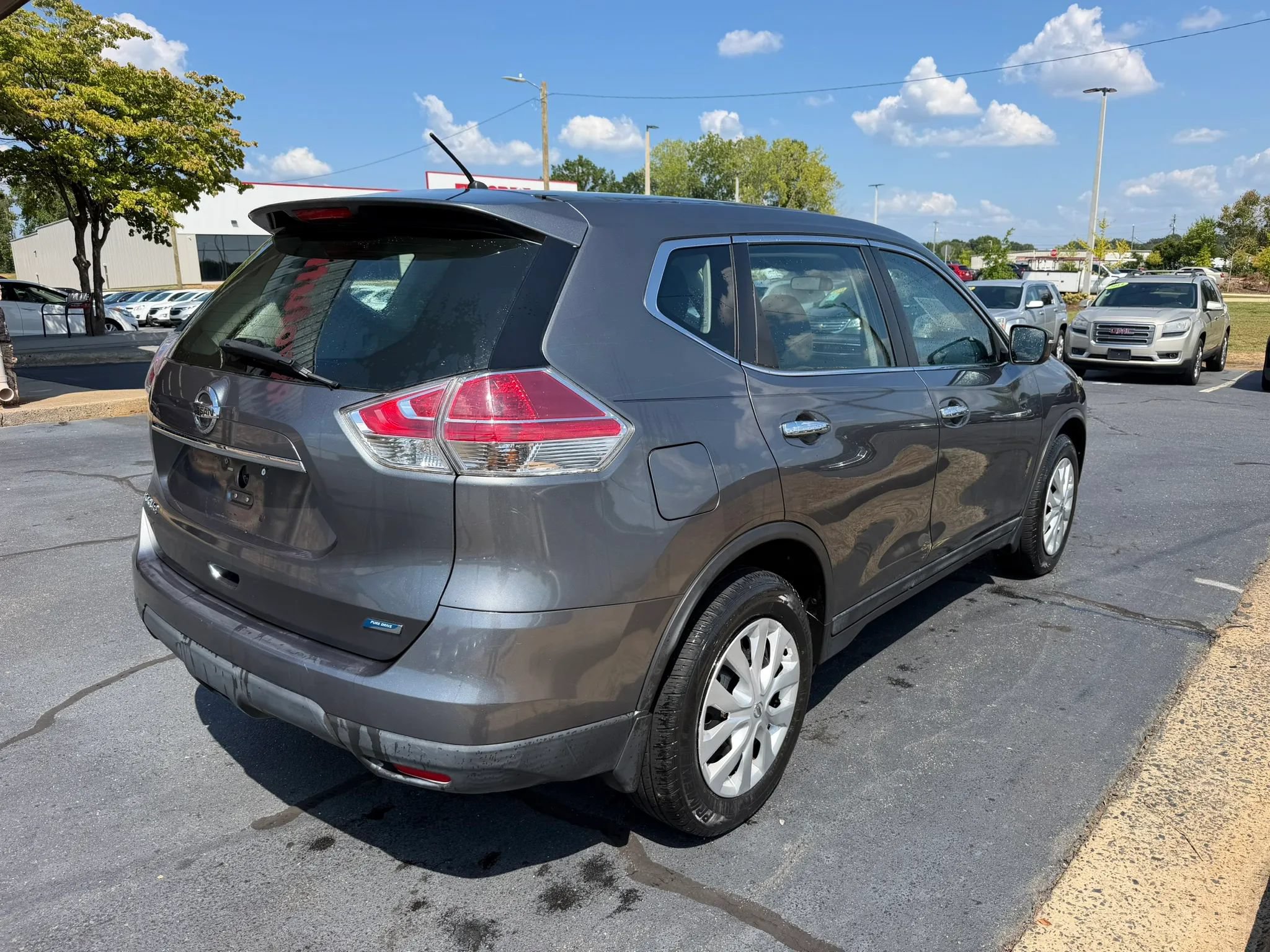 Used 2014 Nissan Rogue S FWD image 7