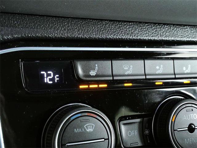 Used 2023 Volkswagen Atlas Cross Sport SE w/ Panoramic Sunroof Package image 21