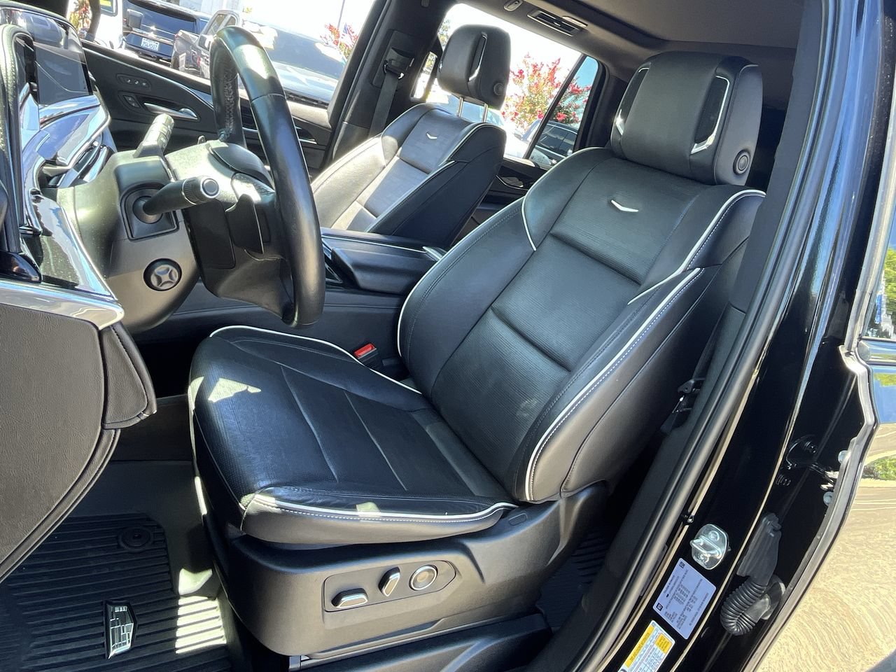 Used 2024 Cadillac Escalade Sport AWD/4WD image 19