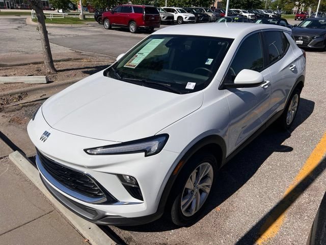 Certified 2025 Buick Encore GX Preferred AWD/4WD image 3
