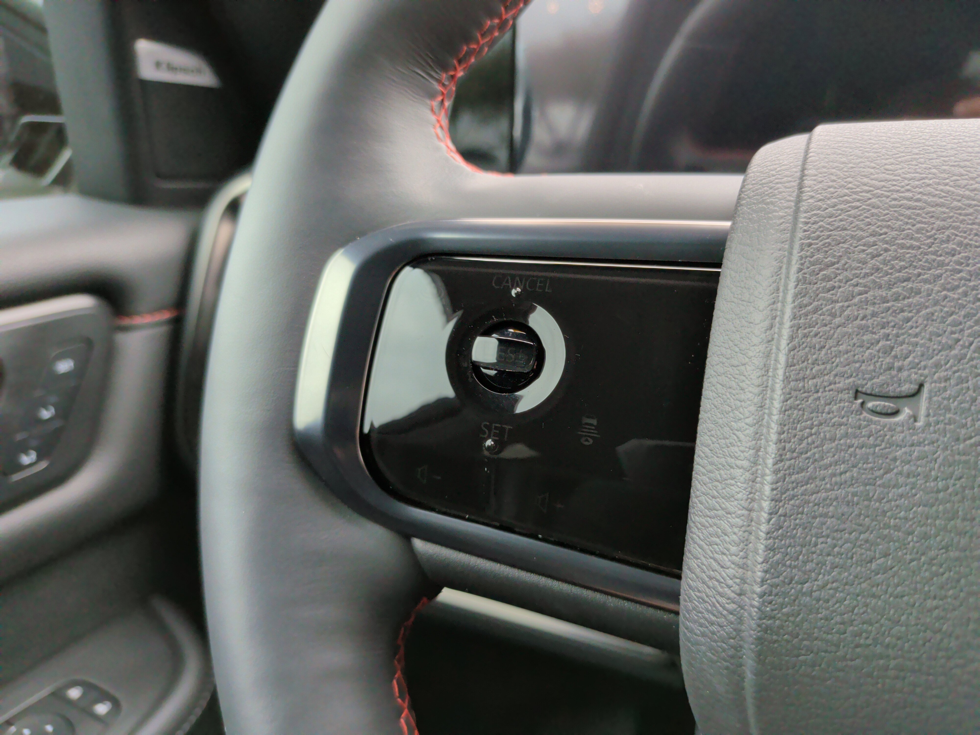 Used 2025 Nissan Armada PRO-4X w/ Pro-4X Premium Package image 22