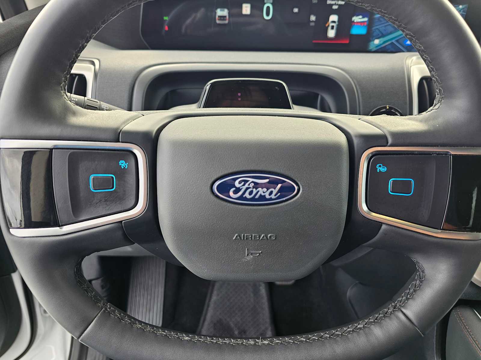 Used 2025 Ford Expedition Active AWD/4WD image 24