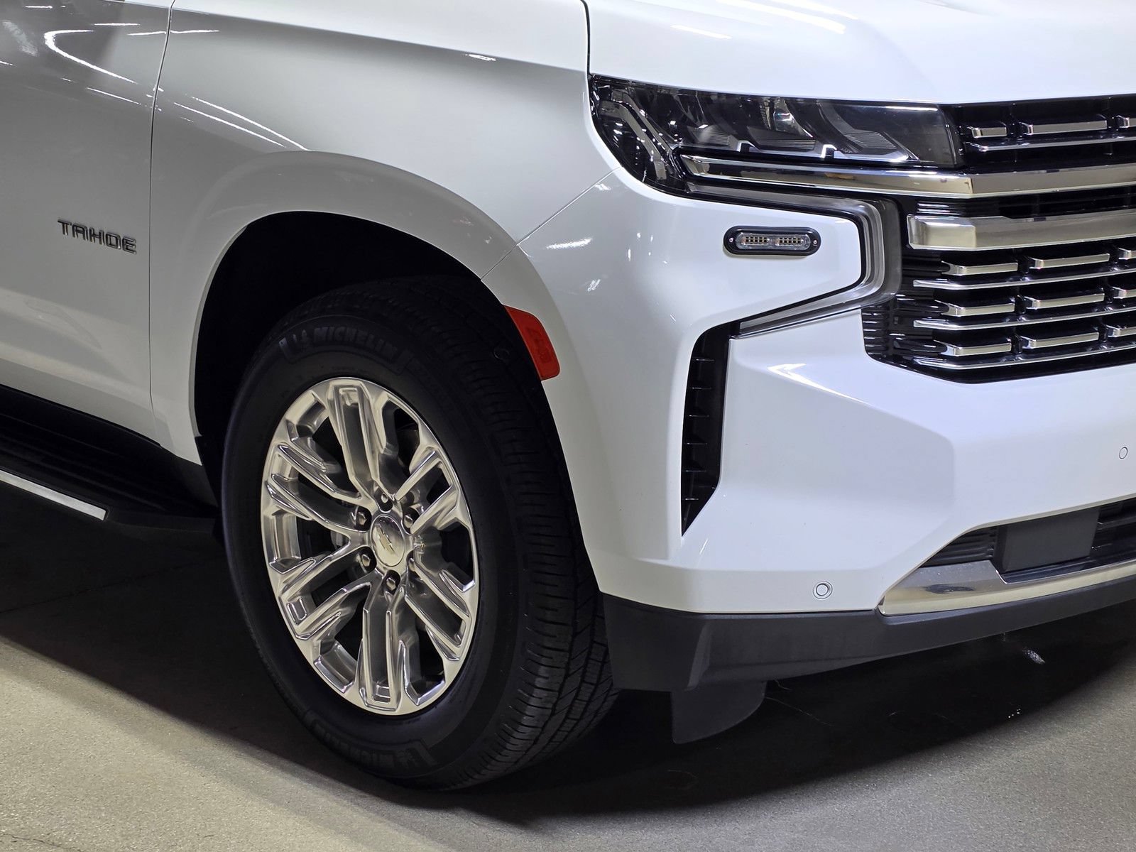 Used 2023 Chevrolet Tahoe Premier AWD/4WD image 10
