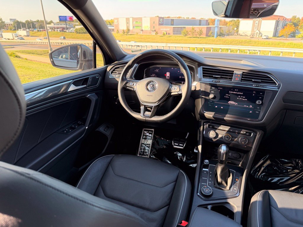 Used 2020 Volkswagen Tiguan SEL Premium R-Line w/ 3rd Row Seat Package AWD/4WD image 34