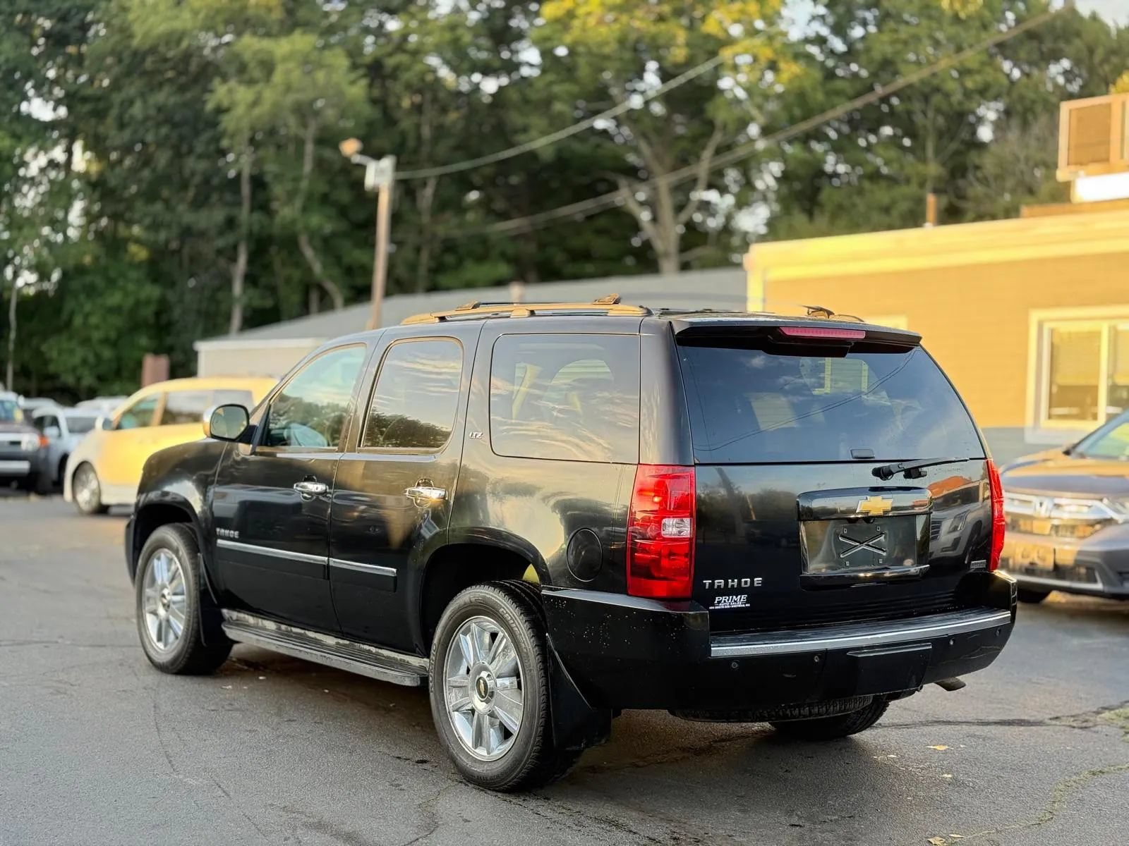 Used 2010 Chevrolet Tahoe LTZ AWD/4WD image 6