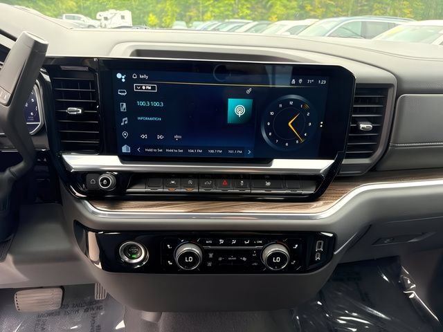 Used 2023 Chevrolet Silverado 1500 LT AWD/4WD image 23