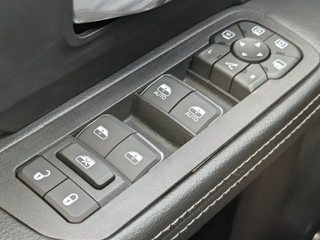 New 2026 RAM 3500 Laramie AWD/4WD image 23