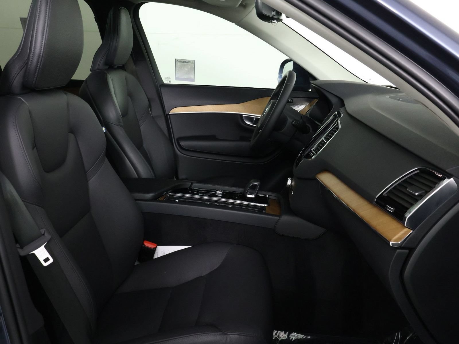 Certified 2023 Volvo XC90 B6 Plus AWD/4WD image 29
