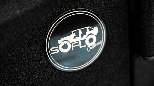 Used 2025 Jeep Gladiator Sport image 21