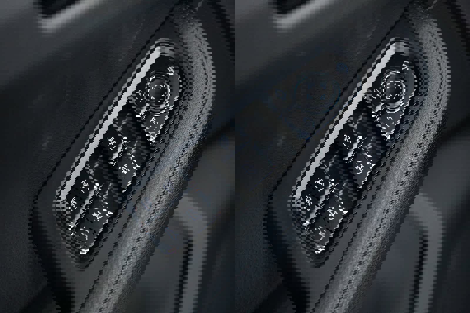 Certified 2025 Porsche Macan image 18