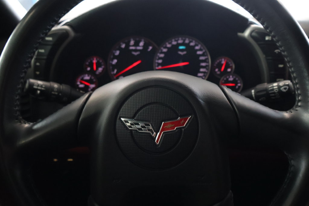 Used 2005 Chevrolet Corvette Coupe w/ Preferred Equipment Group RWD image 29