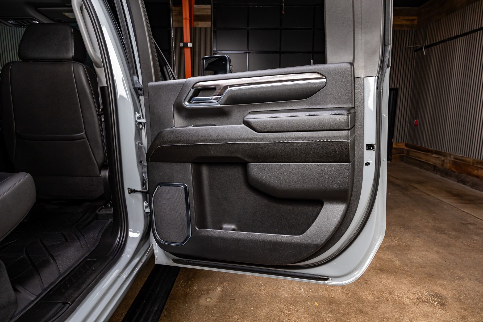 Used 2024 Chevrolet Silverado 2500 LTZ w/ LTZ Plus Package image 39